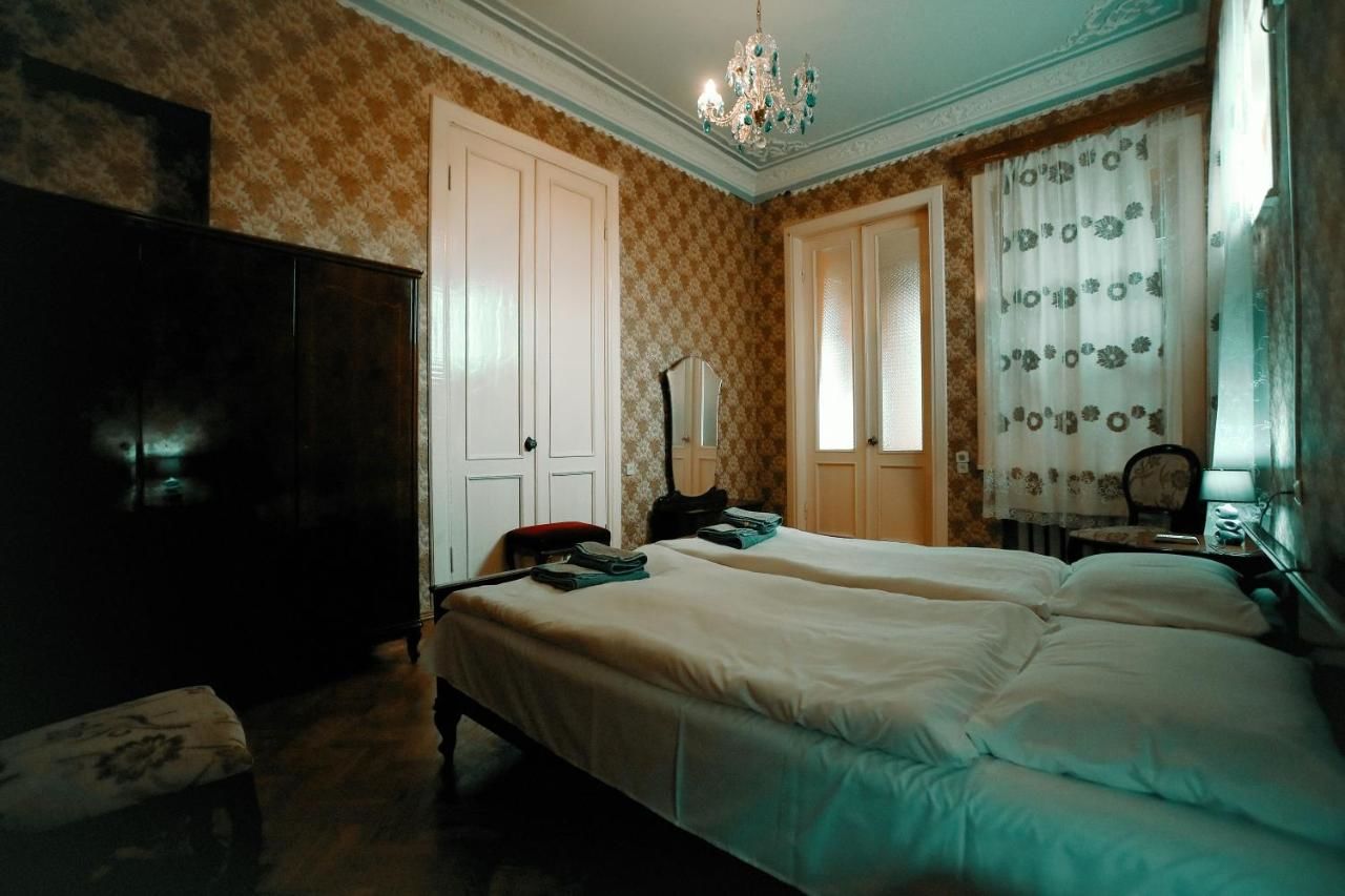 Отели типа «постель и завтрак» Guest House Old Kutaisi Кутаиси-13