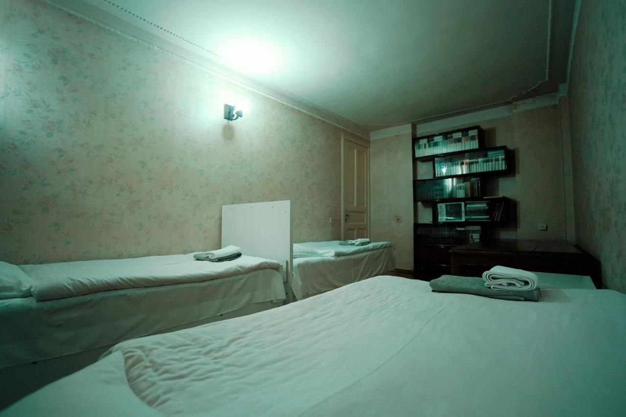 Отели типа «постель и завтрак» Guest House Old Kutaisi Кутаиси-24