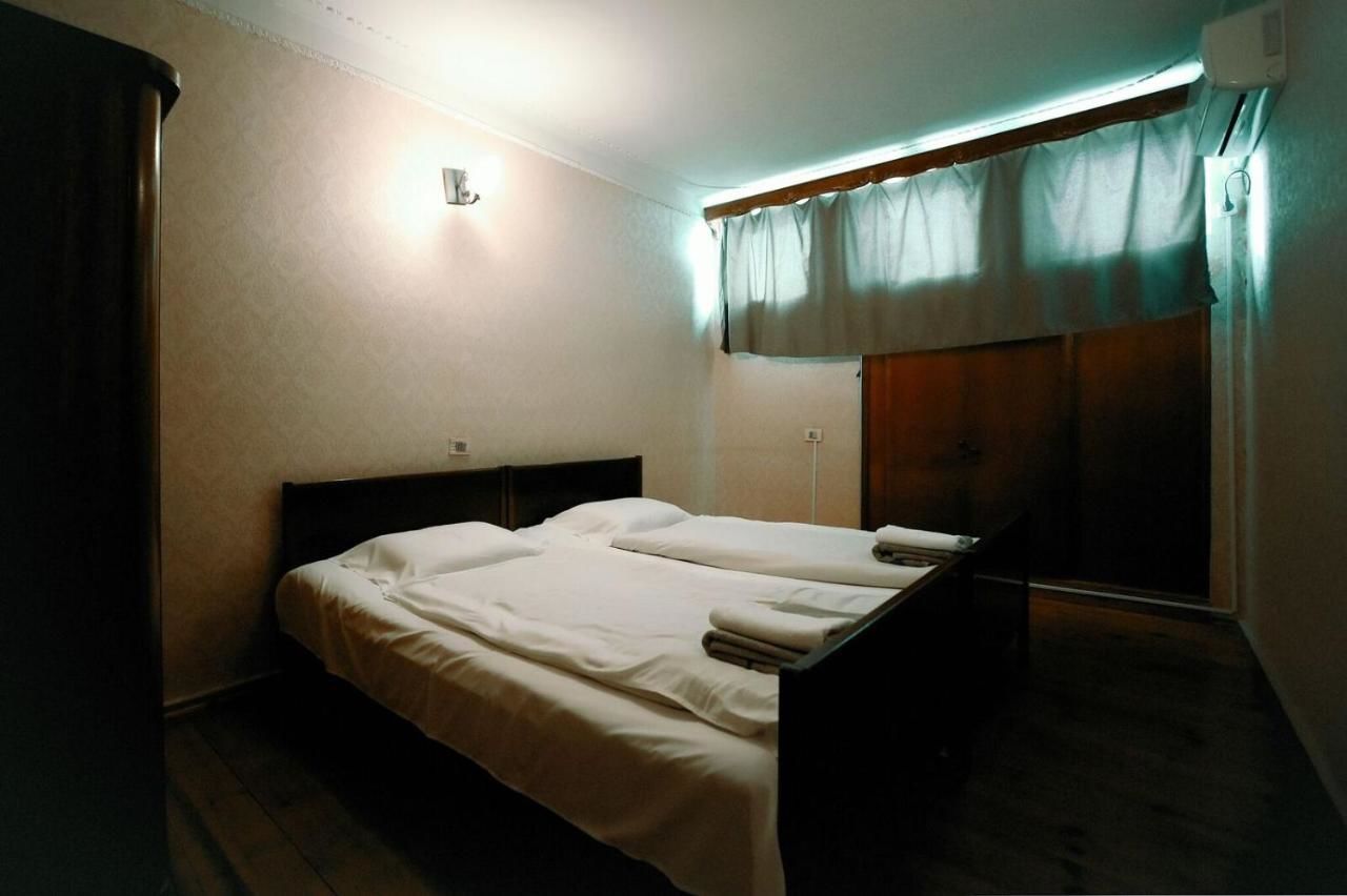 Отели типа «постель и завтрак» Guest House Old Kutaisi Кутаиси-25