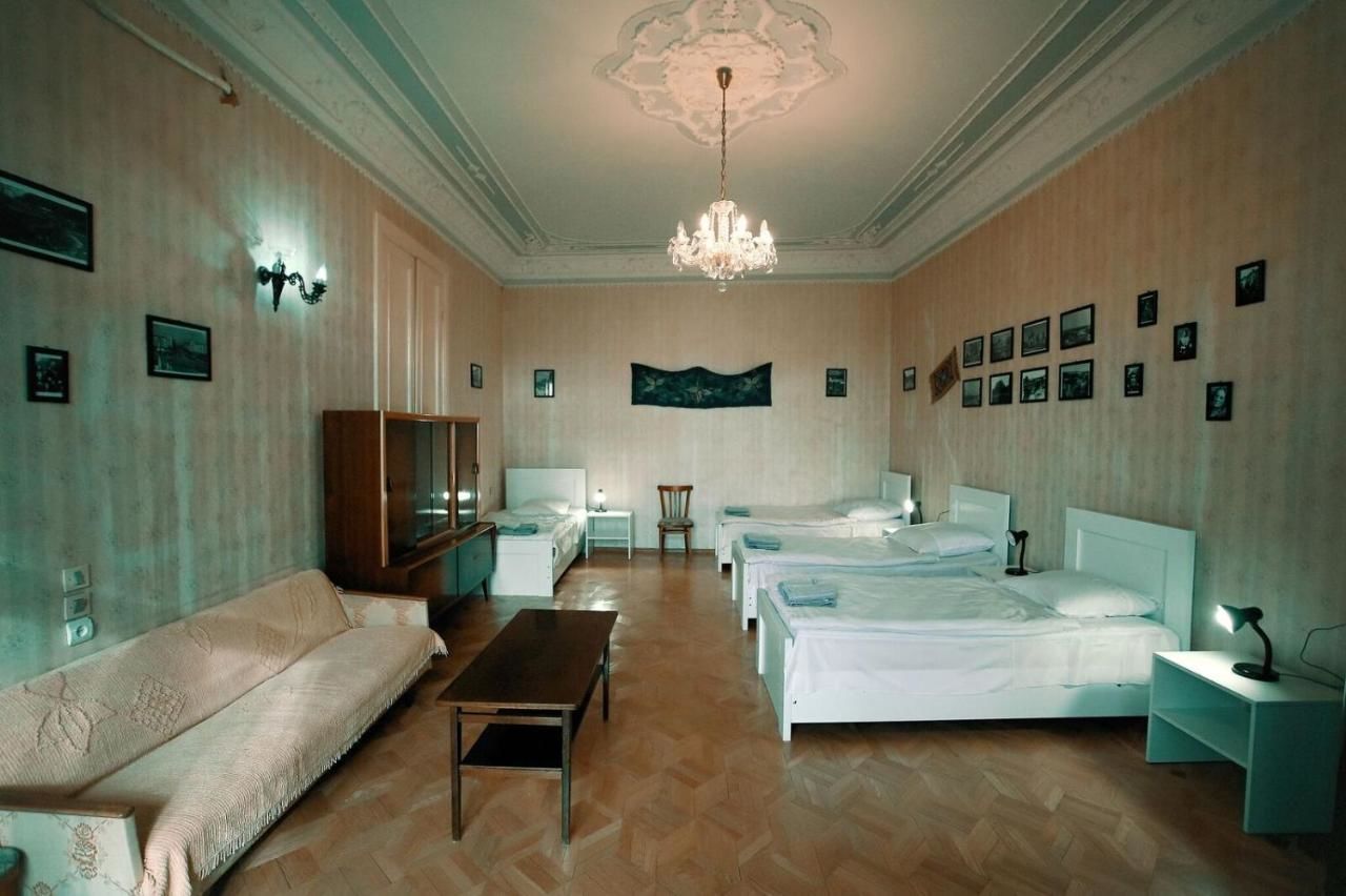 Отели типа «постель и завтрак» Guest House Old Kutaisi Кутаиси-32