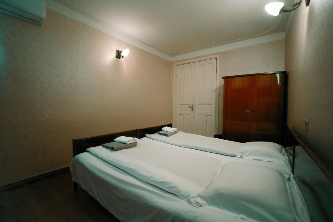 Отели типа «постель и завтрак» Guest House Old Kutaisi Кутаиси-6