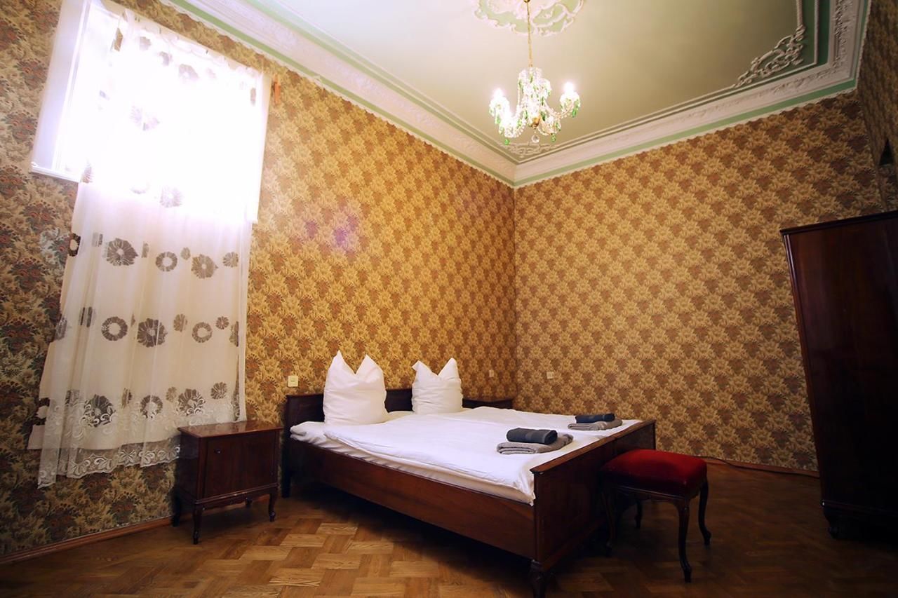 Отели типа «постель и завтрак» Guest House Old Kutaisi Кутаиси-44