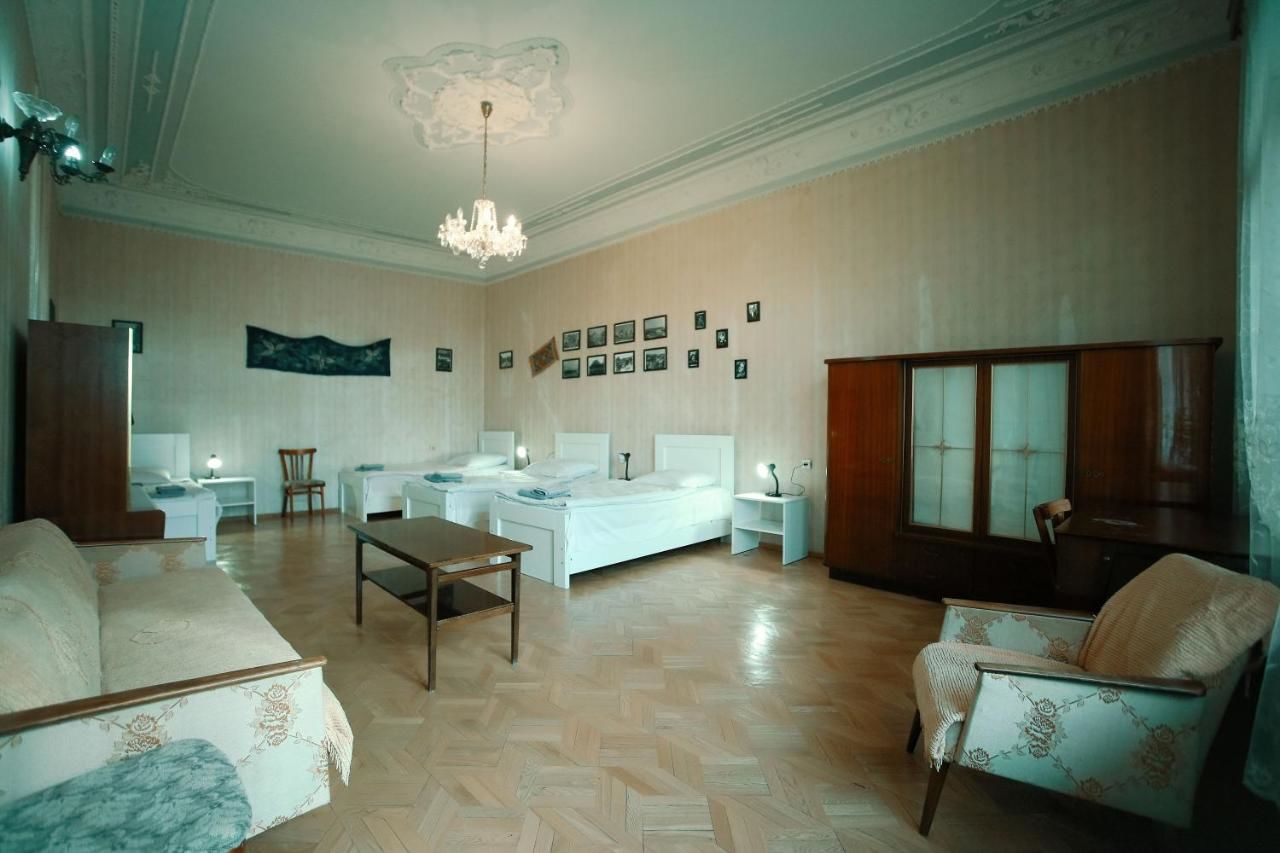 Отели типа «постель и завтрак» Guest House Old Kutaisi Кутаиси-11
